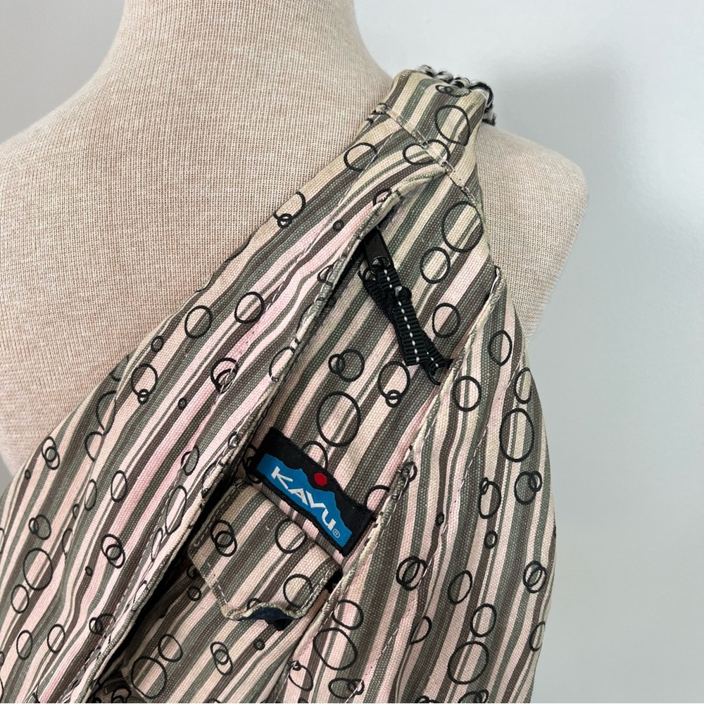 KAVU adjustable Rope Sling Bag with compartments stripes and circles print - Picture 3 of 15